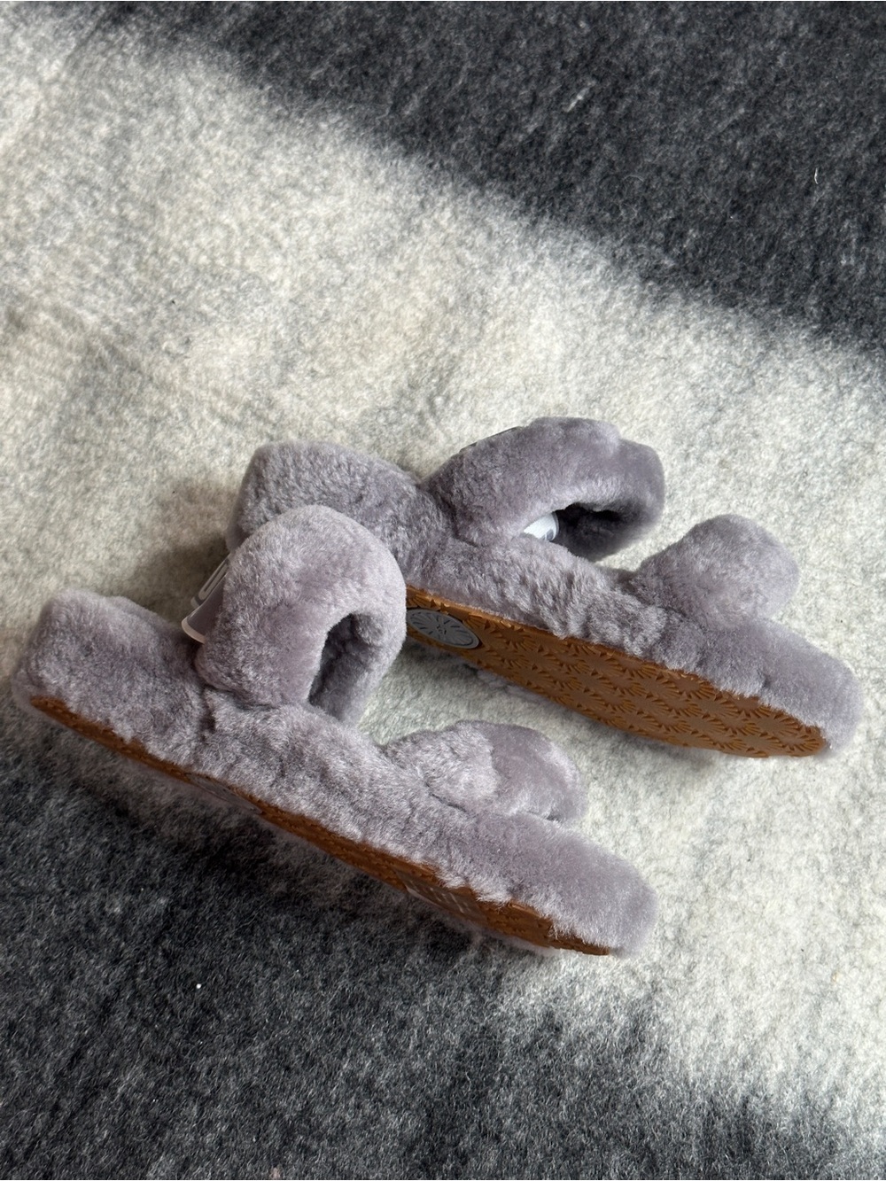UGG Fluff Yeah Plush Shearling Slide - Gray - 9 US